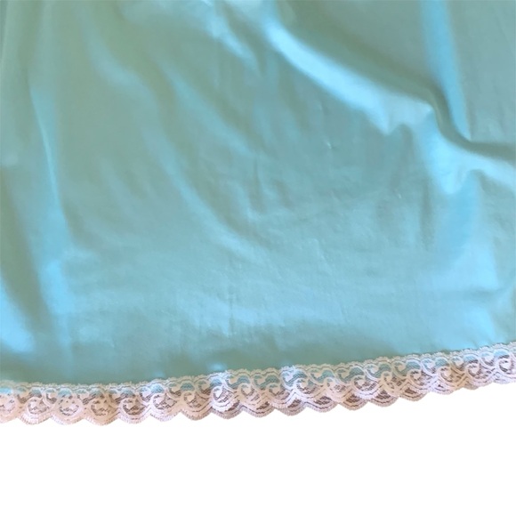Vintage Warner’s Robin’s Egg Blue Half Slip Lace Trim Nylon Size 25” Length - Picture 3 of 6